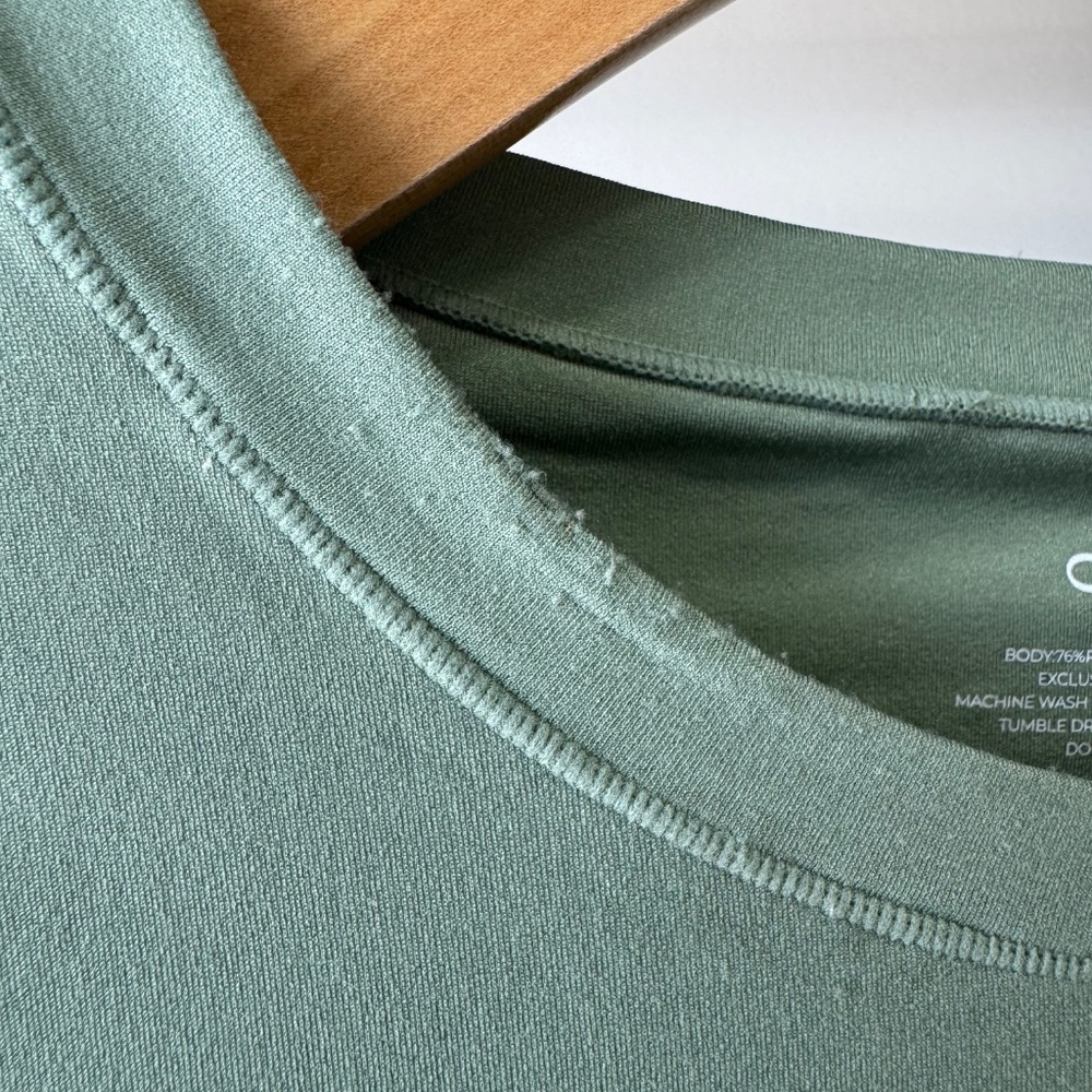 C2O2 Green Long Sleeve Top - Picture 3 of 4
